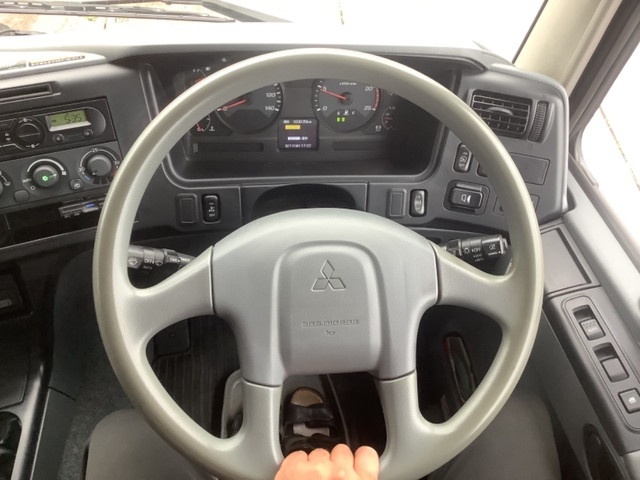 三菱ふそうスーパーグレートセルフクレーン4段大型（10t）[写真32]