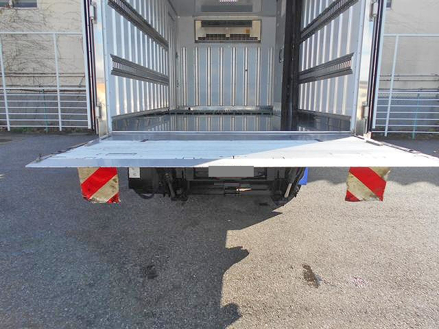 三菱ふそうキャンター冷凍車（冷蔵車）小型（2t・3t）[写真10]