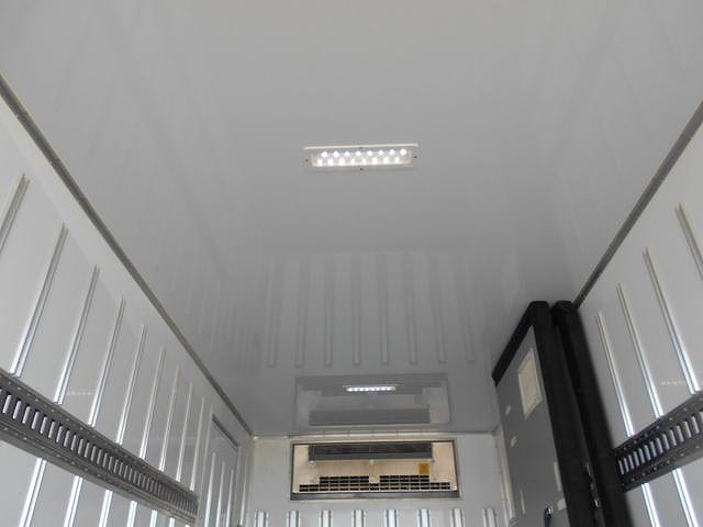 三菱ふそうキャンター冷凍車（冷蔵車）小型（2t・3t）[写真15]