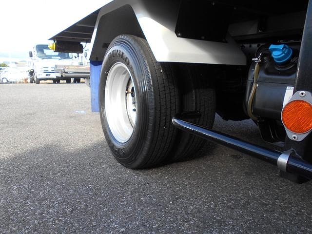 三菱ふそうキャンター冷凍車（冷蔵車）小型（2t・3t）[写真22]