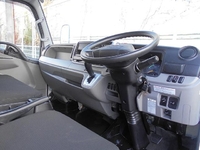 三菱ふそうキャンター冷凍車（冷蔵車）小型（2t・3t）[写真28]