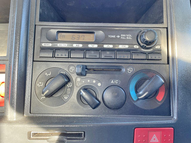 いすゞエルフアルミブロック小型（2t・3t）[写真34]