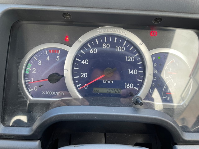 三菱ふそうキャンターガッツ平ボディ小型（2t・3t）[写真17]