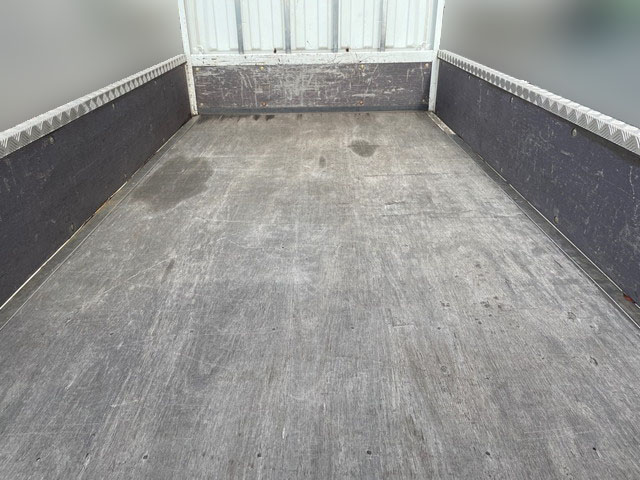 三菱ふそうキャンターガッツ平ボディ小型（2t・3t）[写真04]