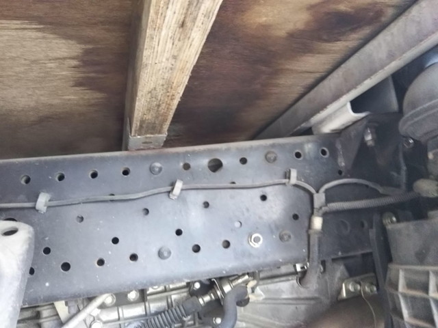 いすゞエルフ平ボディ小型（2t・3t）[写真10]