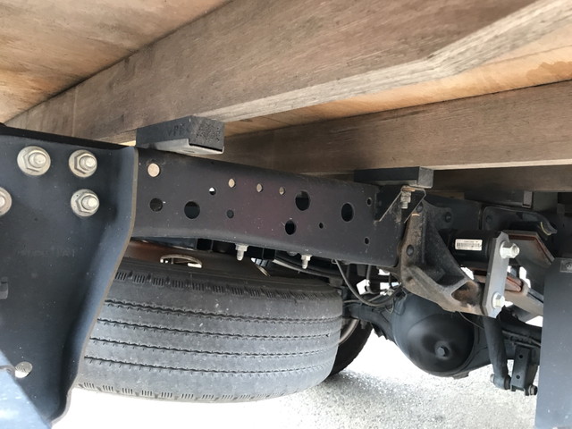 いすゞエルフ平ボディ小型（2t・3t）[写真19]