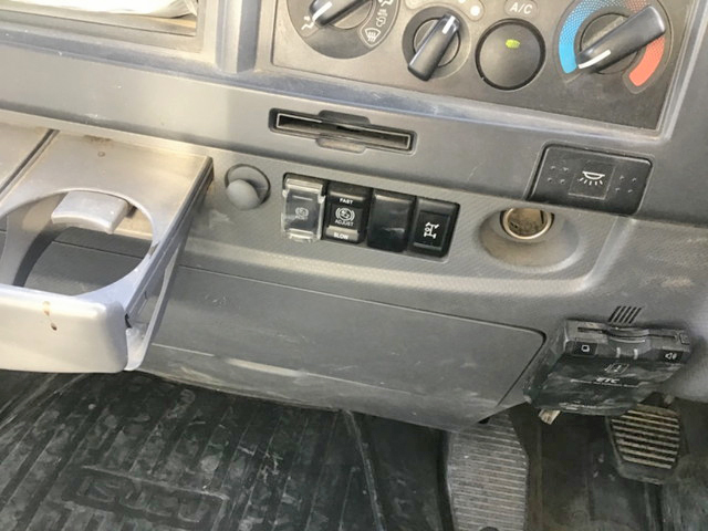 いすゞフォワードダンプ中型（4t）[写真29]