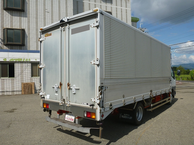 三菱ふそうキャンターアルミウイング小型（2t・3t）[写真02]