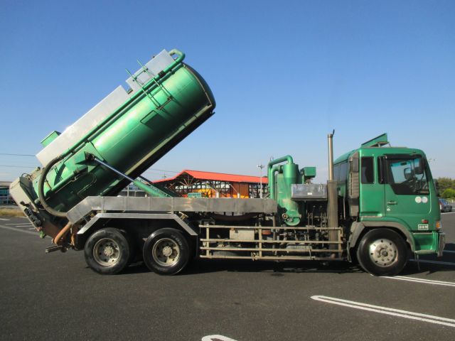 日野プロフィア汚泥吸引車大型（10t）[写真02]