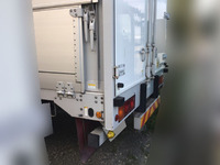 UDトラックスクオンアルミウイング大型（10t）[写真04]