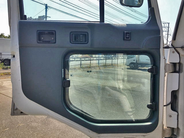 UDトラックスコンドルアルミバン中型（4t）[写真26]