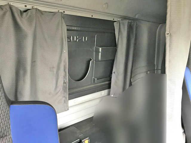 いすゞギガクレーン4段大型（10t）[写真34]