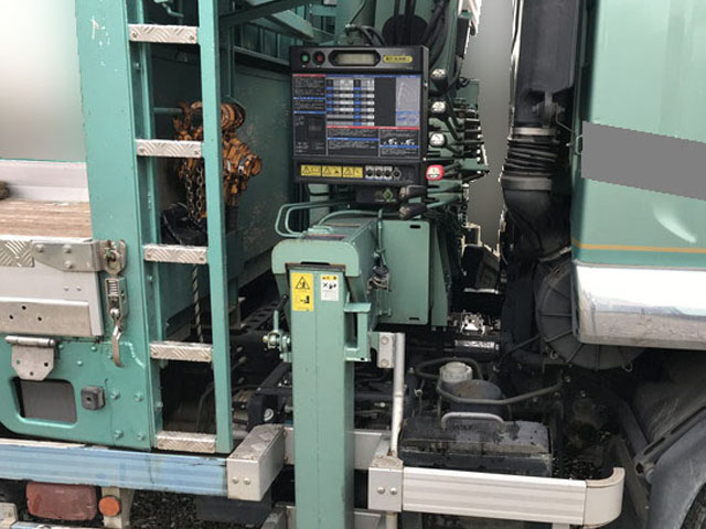 いすゞフォワードクレーン3段増トン（6t・8t）[写真12]