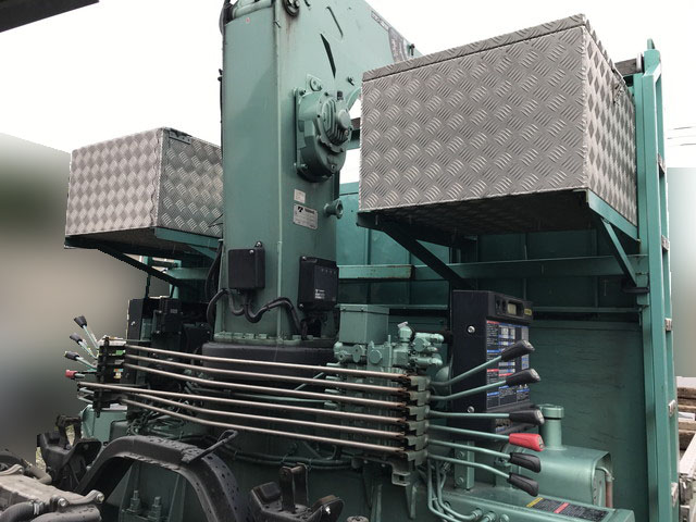 いすゞフォワードクレーン3段増トン（6t・8t）[写真08]