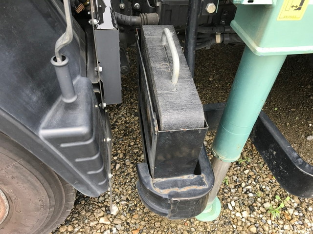 三菱ふそうキャンタークレーン4段小型（2t・3t）[写真13]