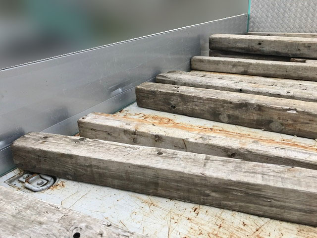 三菱ふそうキャンタークレーン4段小型（2t・3t）[写真04]