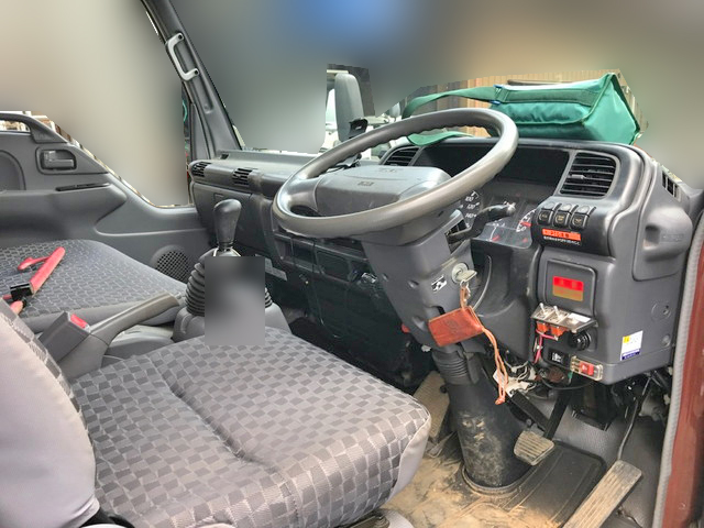 いすゞエルフクレーン4段小型（2t・3t）[写真32]