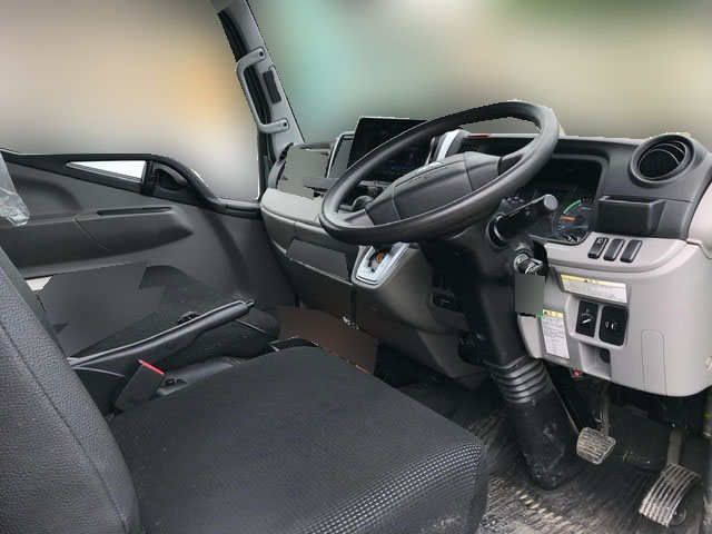 三菱ふそうキャンター平ボディ小型（2t・3t）[写真10]