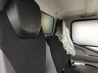 三菱ふそうキャンター平ボディ小型（2t・3t）[写真11]