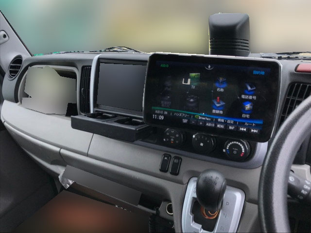 三菱ふそうキャンター平ボディ小型（2t・3t）[写真14]