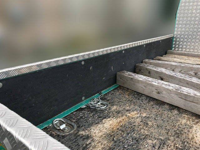 三菱ふそうキャンター平ボディ小型（2t・3t）[写真05]