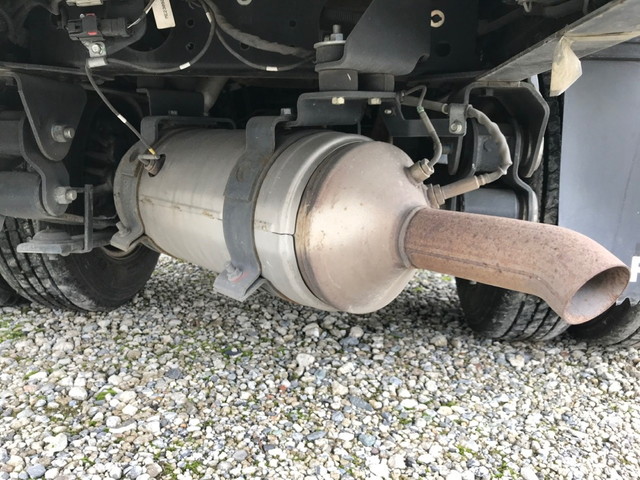 三菱ふそうキャンター平ボディ小型（2t・3t）[写真07]