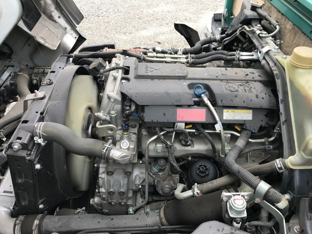 三菱ふそうキャンター平ボディ小型（2t・3t）[写真09]