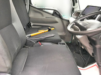 三菱ふそうキャンター平ボディ小型（2t・3t）[写真14]