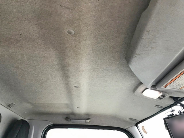 三菱ふそうキャンター平ボディ小型（2t・3t）[写真16]