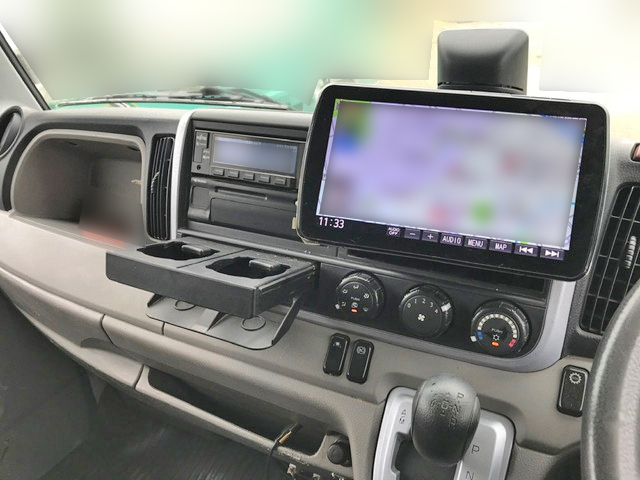 三菱ふそうキャンター平ボディ小型（2t・3t）[写真18]