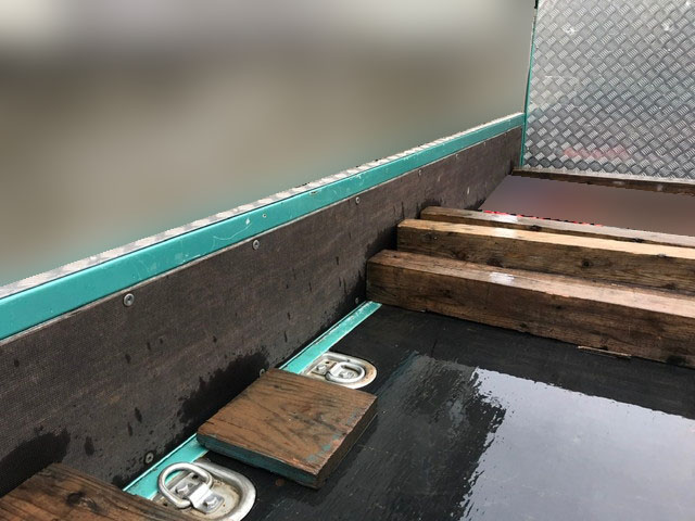 トヨタダイナ平ボディ小型（2t・3t）[写真05]