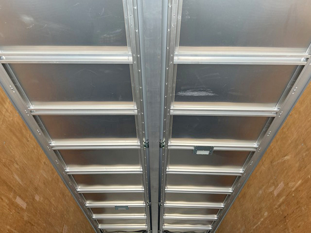 いすゞフォワードアルミウイング中型（4t）[写真12]