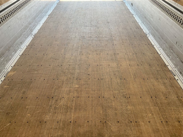 いすゞフォワードアルミウイング中型（4t）[写真16]