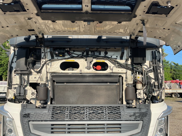 ボルボその他の車種トレーラーヘッド（トラクターヘッド）大型（10t）[写真09]