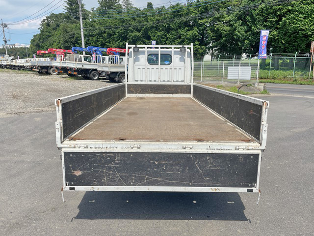 日産アトラス平ボディ小型（2t・3t）[写真11]