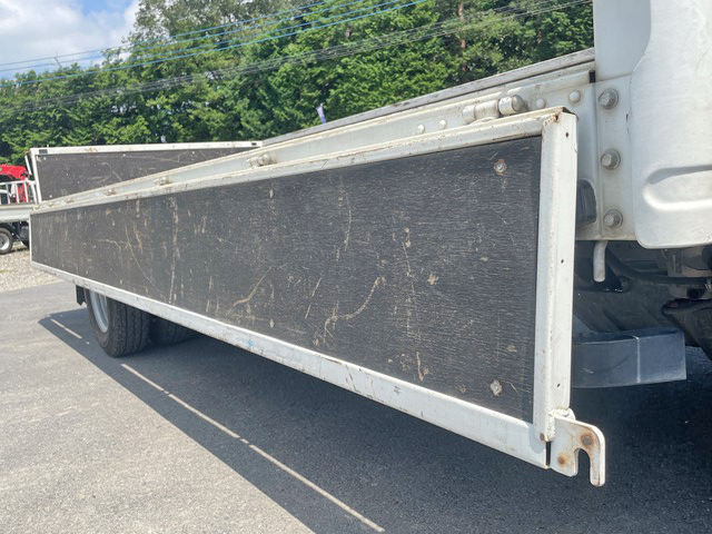 日産アトラス平ボディ小型（2t・3t）[写真14]