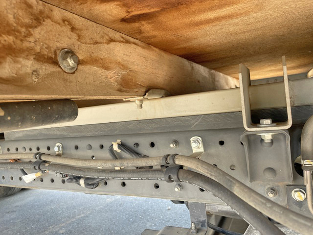 日産アトラス平ボディ小型（2t・3t）[写真24]