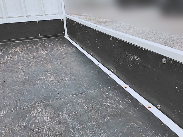 三菱ふそうキャンターガッツ平ボディ小型（2t・3t）[写真10]