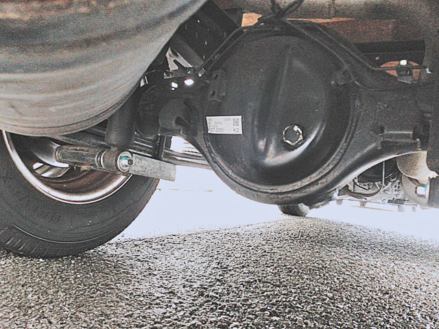 三菱ふそうキャンターガッツ平ボディ小型（2t・3t）[写真17]