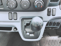 三菱ふそうキャンターガッツ平ボディ小型（2t・3t）[写真25]