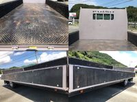 三菱ふそうキャンター平ボディ小型（2t・3t）[写真11]