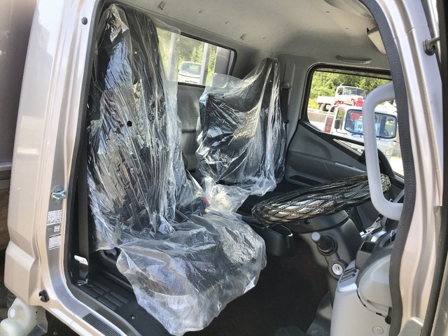 三菱ふそうキャンター平ボディ小型（2t・3t）[写真26]