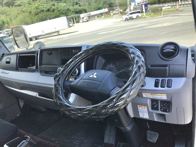 三菱ふそうキャンター平ボディ小型（2t・3t）[写真28]