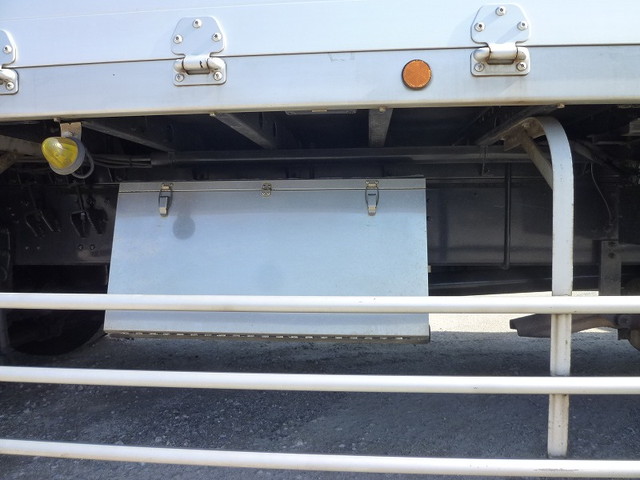 三菱ふそうスーパーグレートアルミウイング大型（10t）[写真14]