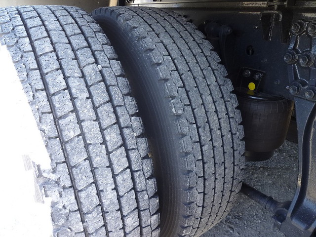 三菱ふそうスーパーグレートアルミウイング大型（10t）[写真16]