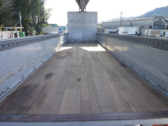 三菱ふそうスーパーグレートアルミウイング大型（10t）[写真22]