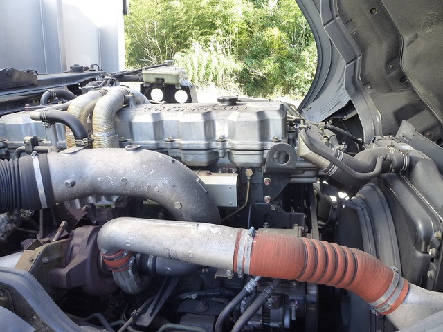 三菱ふそうスーパーグレートアルミウイング大型（10t）[写真32]