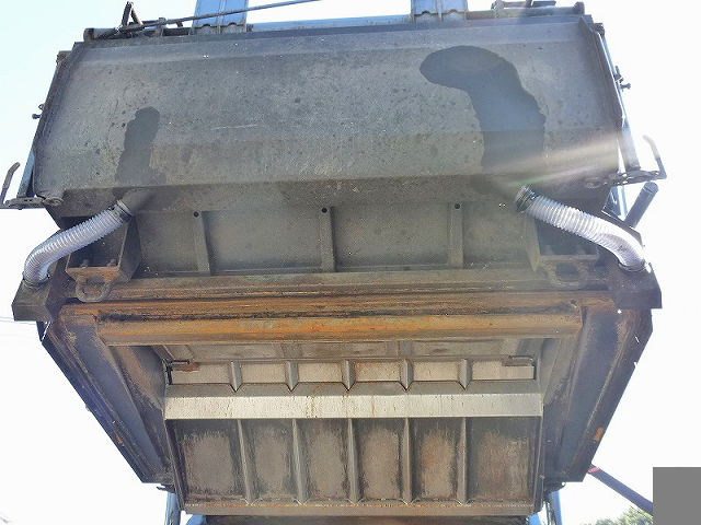 三菱ふそうキャンターパッカー車（塵芥車）小型（2t・3t）[写真11]