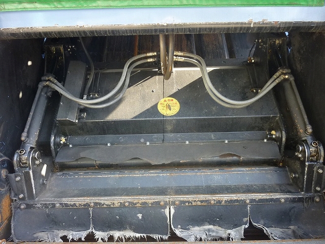 三菱ふそうキャンターパッカー車（塵芥車）小型（2t・3t）[写真15]