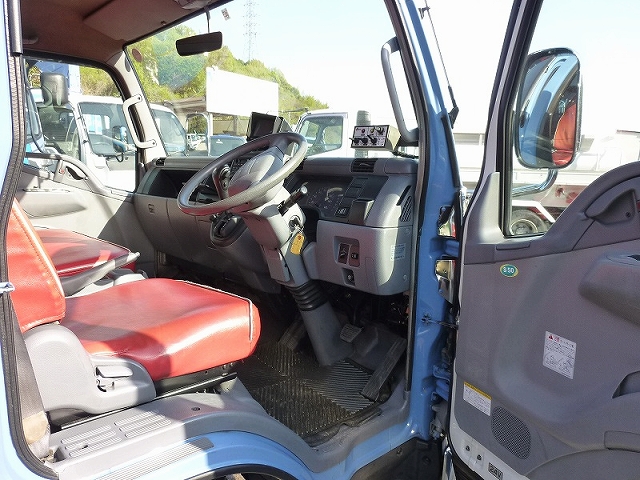 三菱ふそうキャンターパッカー車（塵芥車）小型（2t・3t）[写真18]